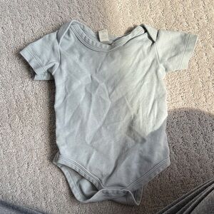 Colored Organics Light Gray Short-Sleeve Baby One-Piece Bodysuit